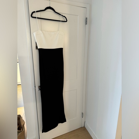 GALVAN LONDON WHITE AND BLACK GOWN - Picture 1 of 7